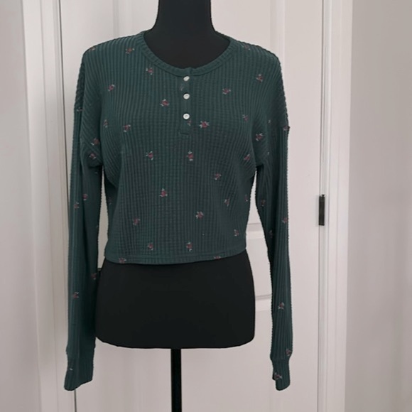 Gilly Hicks cozy rose print waffle top - Picture 4 of 8